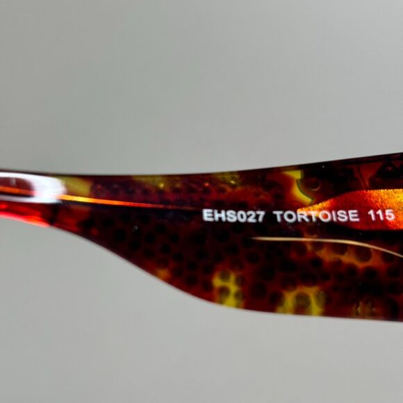 Ed Hardy Y2K Pin Up Sunglasses & Case - Picture 4 of 7